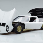 Lamborghini Miura SV Blanco AUTOart 1:18 - image 2 of 8