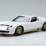 Lamborghini Miura SV Blanco AUTOart 1:18