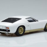 Lamborghini Miura SV Blanco AUTOart 1:18 - image 3 of 8