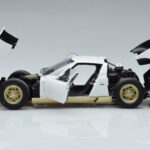 Lamborghini Miura SV Blanco AUTOart 1:18 - image 4 of 8