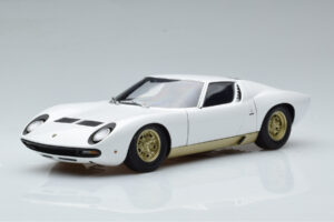 Lamborghini Miura SV Blanco AUTOart 1:18