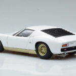Lamborghini Miura SV Blanco AUTOart 1:18 - image 7 of 8