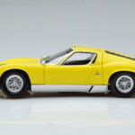 Lamborghini Miura SV Amarillo Kyosho 1:18 - image 5 of 11