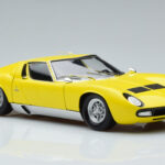 Lamborghini Miura SV Amarillo Kyosho 1:18 - image 6 of 11