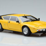 Lamborghini Urraco Amarillo Kyosho 1:18 - image 6 of 10