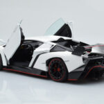 Lamborghini Veneno Blanco AUTOart 1:18 - image 3 of 8