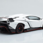 Lamborghini Veneno Blanco AUTOart 1:18 - image 4 of 8