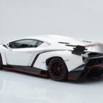 Lamborghini Veneno Blanco AUTOart 1:18 - image 7 of 8