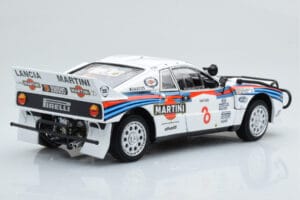 Lancia 037 Martini #8 A. Bettega / M. Perissinot Safari Rally 1985 Kyosho 1:18 08306J Metal - imagen 4 de 8