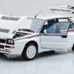 Lancia Delta HF Integrale 6 Blanco Kyosho 1:18 - image 2 of 8