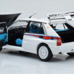 Lancia Delta HF Integrale 6 Blanco Kyosho 1:18 - image 3 of 8