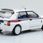Lancia Delta HF Integrale 6 Blanco Kyosho 1:18 - image 4 of 8