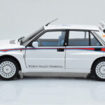 Lancia Delta HF Integrale 6 Blanco Kyosho 1:18 - image 5 of 8