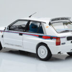 Lancia Delta HF Integrale 6 Blanco Kyosho 1:18 - image 7 of 8