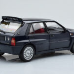 Lancia Delta HF Integrale Club Italia Azul Kyosho 1:18 - image 4 of 8