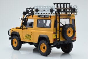 Land Rover Defender 90 Camel Trophy Borneo 1985 Almost Real 1:18 810213 Metal - imagen 7 de 8