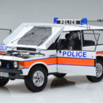 Land Rover Range Rover Policía Almost Real 1:18 - image 2 of 9