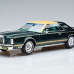 Lincoln Continental Mark V Verde Oscuro MCG 1:18 MCG18404 Metal