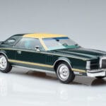 Lincoln Continental Mark V Verde Oscuro MCG 1:18 MCG18404 Metal - image 4 of 6