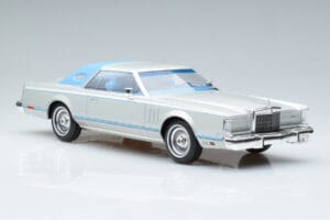 Lincoln Continental Mark V Plateado MCG 1:18 MCG18403 Metal - imagen 4 de 6