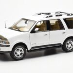 Lincoln Navigator Blanco AUTOart 1:18