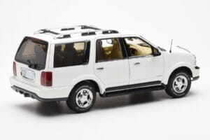 Lincoln Navigator Blanco AUTOart 1:18 72761 Metal - imagen 3 de 8