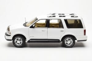 Lincoln Navigator Blanco AUTOart 1:18 72761 Metal - imagen 4 de 8