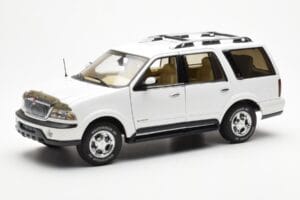 Lincoln Navigator Blanco AUTOart 1:18 72761