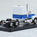 Mack Superliner Magnum Blanco Azul IXO 1:43 - image 2 of 6