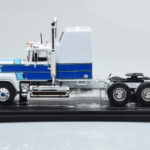 Mack Superliner Magnum Blanco Azul IXO 1:43 - image 3 of 6