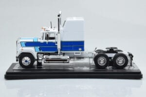 Mack Superliner Magnum Blanco Azul IXO 1:43 TR165 Metal - imagen 3 de 6