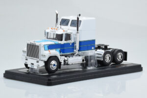 Mack Superliner Magnum Blanco Azul IXO 1:43