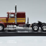 Marmon CHDT Rojo Oro IXO 1:43 - image 3 of 6