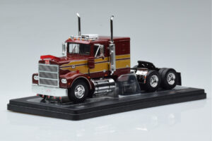 Marmon CHDT Rojo Oro IXO 1:43
