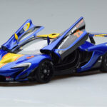 McLaren P1 GTR Azul Con Franjas Amarillas AUTOart 1:18 - image 2 of 7