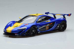 McLaren P1 GTR Azul Con Franjas Amarillas AUTOart 1:18