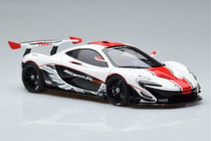 McLaren P1 GTR Blanco Brillante Con Franjas Rojas AUTOart 1:18 81541 Compuesto - imagen 5 de 7
