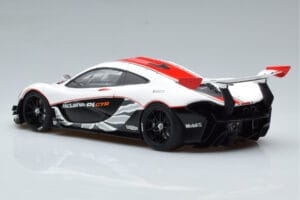 McLaren P1 GTR Blanco Brillante Con Franjas Rojas AUTOart 1:18 81541 Compuesto - imagen 6 de 7
