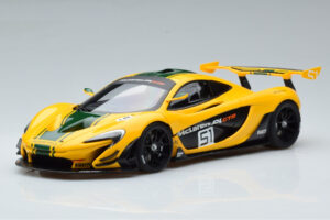 McLaren P1 GTR Amarillo Con Franjas Verdes AUTOart 1:18