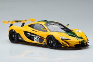 McLaren P1 GTR Amarillo Con Franjas Verdes AUTOart 1:18 81544 Compuesto - imagen 5 de 7