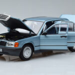 Mercedes 190E W201 Azul Claro Norev 1:18 - image 2 of 7