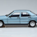 Mercedes 190E W201 Azul Claro Norev 1:18 - image 4 of 7