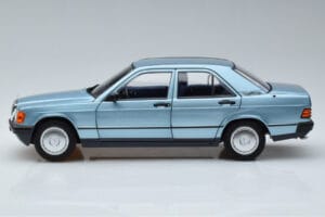 Mercedes 190E W201 Azul Claro Norev 1:18 183828 Metal - imagen 4 de 7