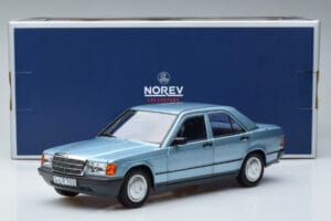Mercedes 190E W201 Azul Claro Norev 1:18 183828 Metal - imagen 7 de 7