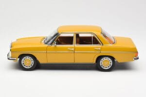 Mercedes 200/8 W115 Sahara Amarillo Norev 1:18 183771 Metal - imagen 4 de 8