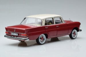 Mercedes 200 W110 Rojo Norev 1:18 183706 Metal - imagen 3 de 7