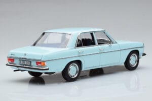 Mercedes 200 W115 Norev 1:18 183777 Metal - imagen 3 de 7