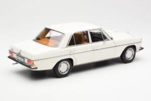Mercedes 200 W115 Blanco Norev 1:18 183770 Metal - imagen 3 de 8