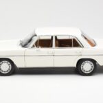 Mercedes 200 W115 Blanco Norev 1:18 183770 - image 4 of 8