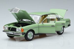 Mercedes 200 W123 Verde Norev 1:18 183796 Metal - imagen 2 de 7